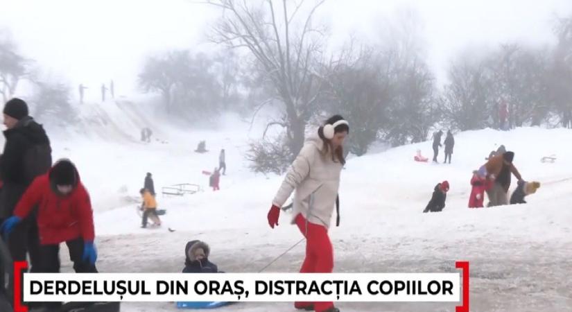 Kéz- és lábtörések, kátyúk, de nagy szánkózások is: így robbant be a tél az országban – szombati hírmix