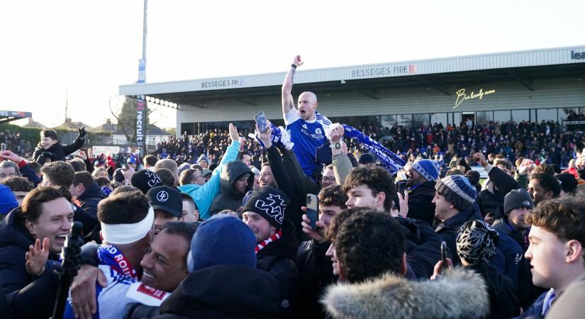 Wayne Rooney megkönnyezte az angol kupagyőztes kiesését