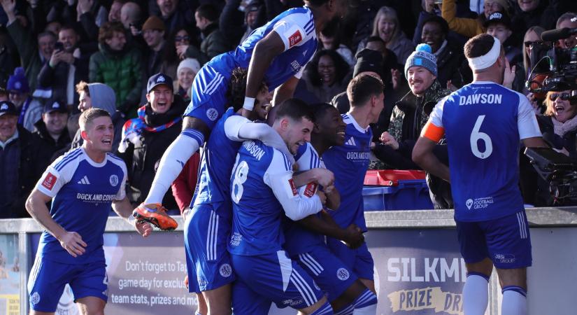 Sokk Angliában: hatodosztályú klub verte ki az FA-kupa címvédőjét