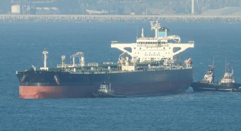 Két orosz tengerészt engedett szabadon az USA a lefoglalt tankerről