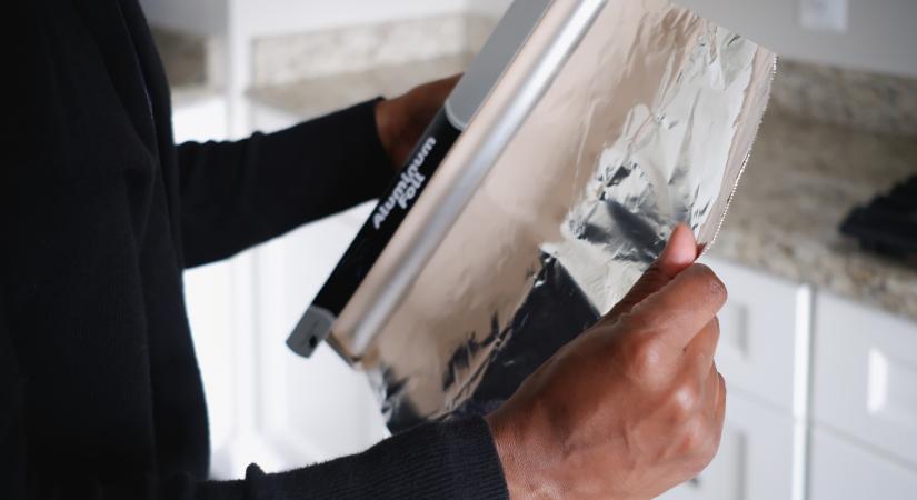 Egy tekercs alufólia, és percek alatt melegebb lesz a lakás még nagy fagyban is