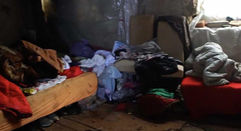 Három didergő kisgyermeket mentettek meg a fagyhaláltól a kőbányai rendőrök – videó a cikkben