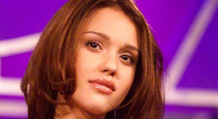 A 2000-es évek szexszimbólum bombanője volt: 44 évesen ilyen bikiniben Jessica Alba