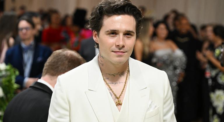 Brooklyn Beckham már csak az ügyvédjén keresztül hajlandó kommunikálni a szüleivel