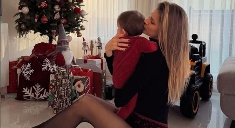 Elolvadsz tőle! Weisz Fanni kisfia boldogan szánkózik a hóban