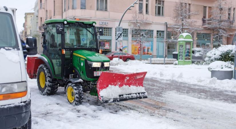 Hófúvás, viharos szél, kemény mínuszok – vasárnapra több vármegyében másodfokú riasztást adtak ki