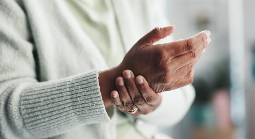 Egy egyszerű módszer, ami enyhítheti a téli ízületi fájdalmakat