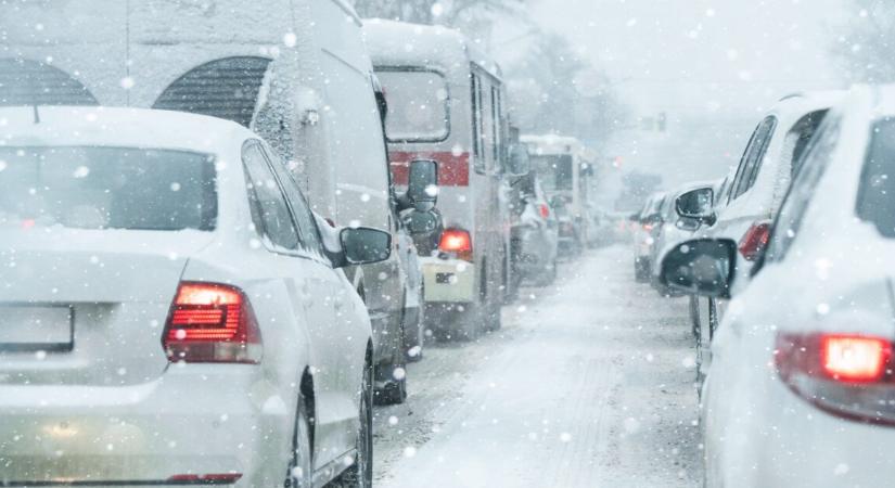 Azonnali riasztást adtak ki, veszélyes időjárás van úton