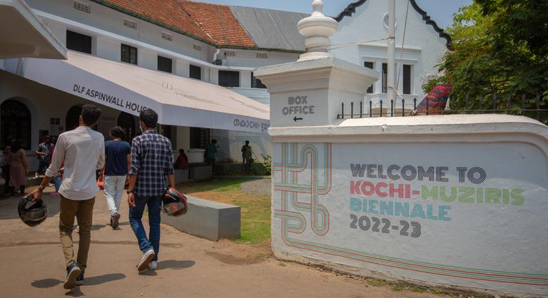 Keresztény csoportok tiltakozása miatt bezárták India legnagyobb biennáléját