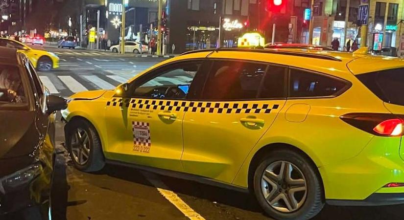 Szily Nóra balesetet szenvedett, egy taxival ütközött