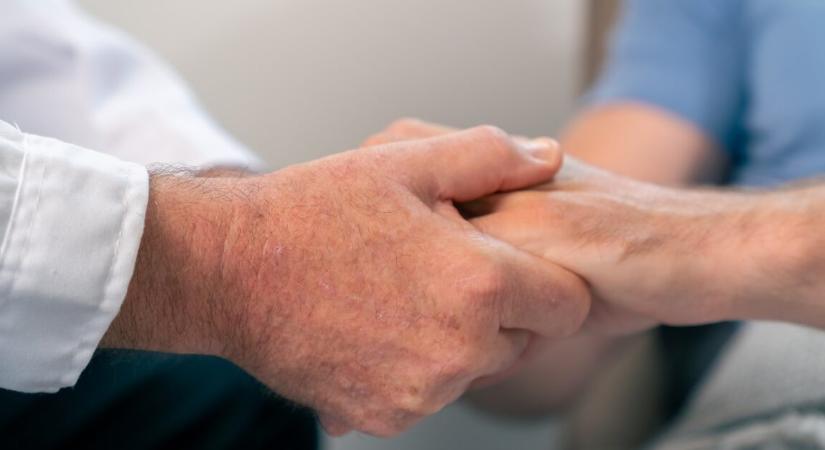 Pár órával az orvosi vizsgálat után halt meg egy 38 éves anya az otthonában