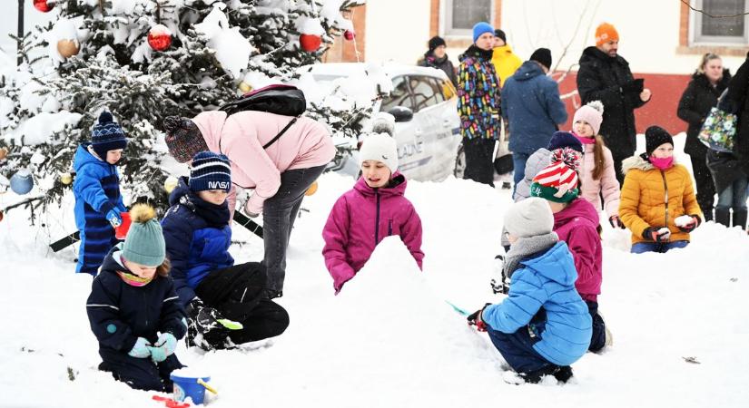 Hóváros, hóember és hóhörcsög építés Rákóczifalván