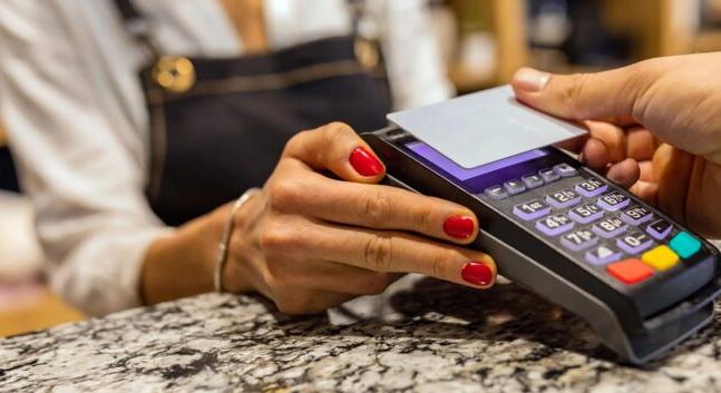 Ügyfélazonosítás nélkül használhatjuk ezt az új Visa kártyát