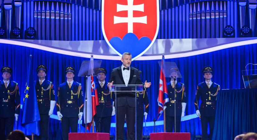 Huszonkét személynek osztott kitüntetést Pellegrini (FOTÓK)