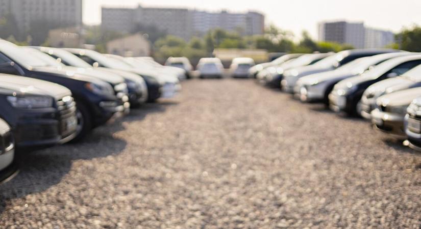 Halálra gázoltak egy fiatal, nemrég szült édesanyát a parkolóban – keresik az elhajtott gázolót