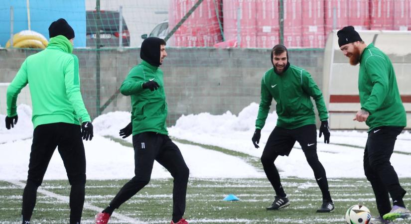 Bajnokok Ligája résztvevő klubnak ajánlhatták be Osváth Attilát