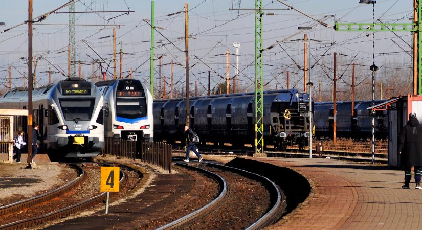 Mégis fizetni kell ezért a MÁV-szolgáltatásért, hiába ígért mást korábban Lázár János