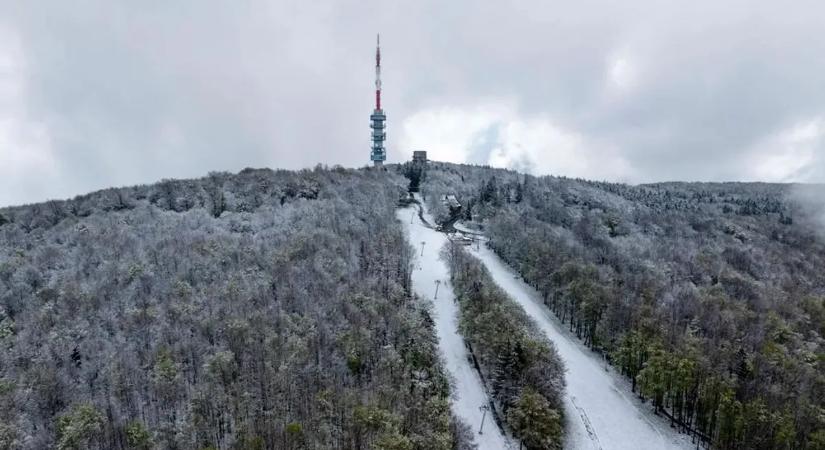Ezekből a kilátókból csodás panoráma nyílik a hazai havas tájra