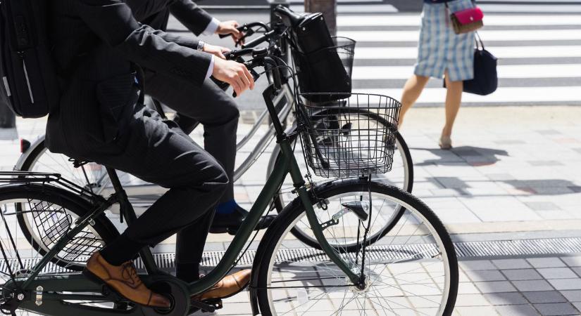 Nem kell leszállni a kerékpárról az új szabály szerint? - II. rész