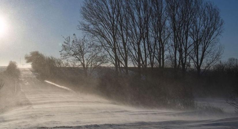 Erre jobb, ha odafigyel: extrém időjárási jelenség miatt figyelmeztetnek Hevesben