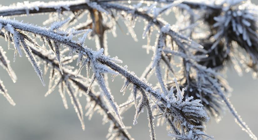 Nem elég a dermesztő hideg, más is jön mellé – a riasztást is kiadták