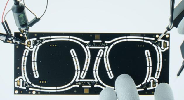 Viszlát, bifokális: a szemmozgás alapján állítja a fókuszt az új szuperszemüveg