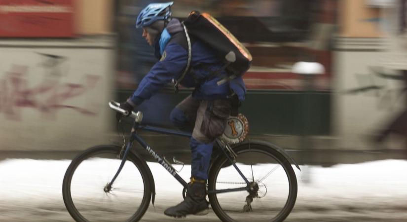 Nappal iroda, este futárkodás: tömegek jelentek meg a másodállások új világában