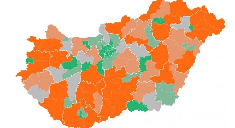 Magyar Péter bepánikolt, az őt kiszolgáló 444-et támadja
