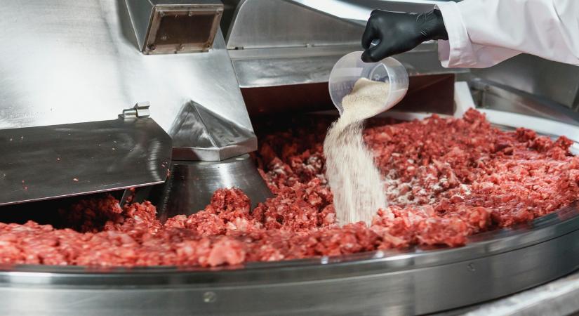 Két húsipari óriás egyesül, meglepő okok a háttérben