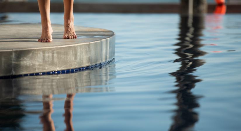 Tragédia a termálfürdőben, a medencében halt meg egy férfi