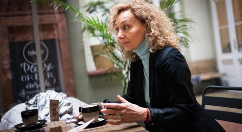 „Egyszer egy szülő azt mondta a játszótéren: nézzétek, ez egy földönkívüli!” – szülői történetek egy felnőtté vált autista gyerekről