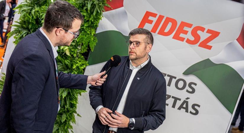 Kulisszák mögött: így készült Vámos Zoltán a Fidesz-kongresszusra