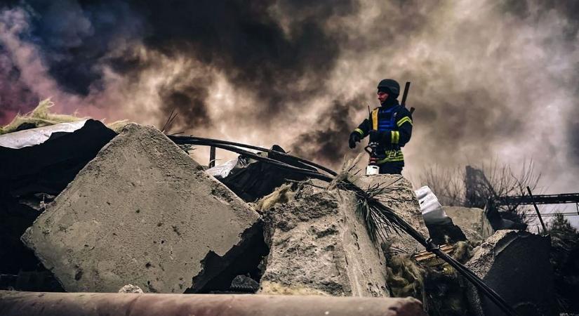 Az oroszok romhalmazt csináltak Konsztantinyivkából, és folyamatosan haladnak előre