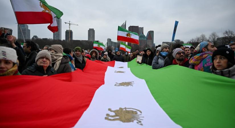 Amerikai beavatkozás lehetősége is felmerült Iránban, Izrael fokozott készültségben van