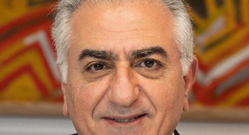 Az iráni sah fia visszatérne Amerikából, hogy Irán élére álljon