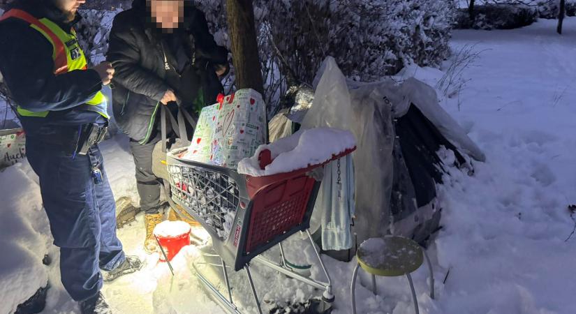 A segélyhívót tárcsázzák, ne kommenteljenek!