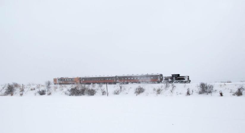 A világ leghavasabb országában a házak fölé magasodnak a hótorlaszok