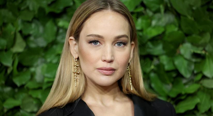 Kiborult a net Jennifer Lawrence-re: kidobta kutyáját a színésznő