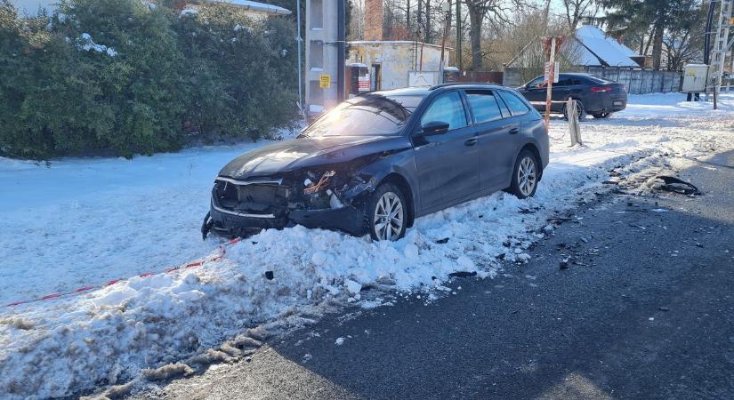 Nem kímél senkit a tél: újabb balesetek történtek a megye útjain