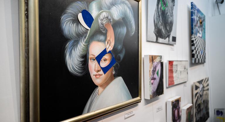 Szembejött velünk a Belvárosban a 120 éves Victor Vasarely szelleme