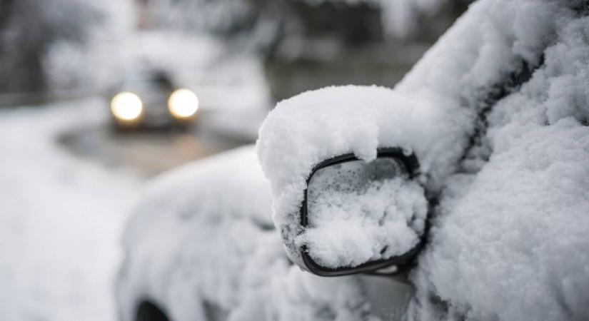 Rejtett helyen jelenhet meg autódon a fagy: így távolítsd el