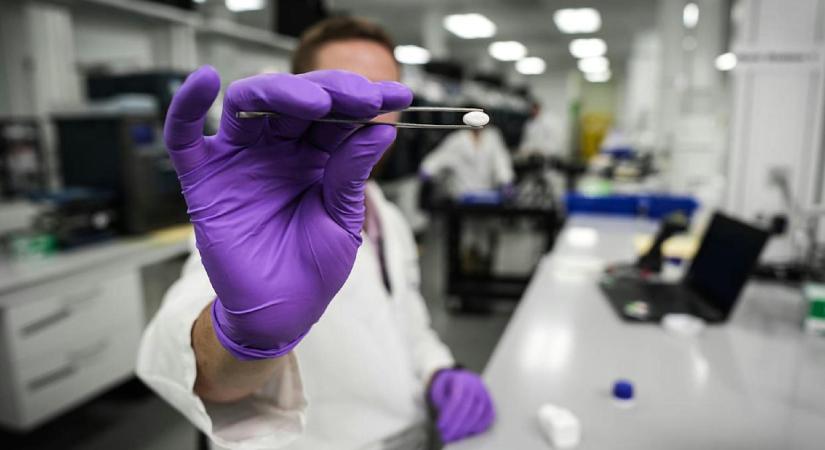 Mi vár ránk 2026-ban? Például napi egy tablettás fogyókúra és tévéből eltűnő meccsek