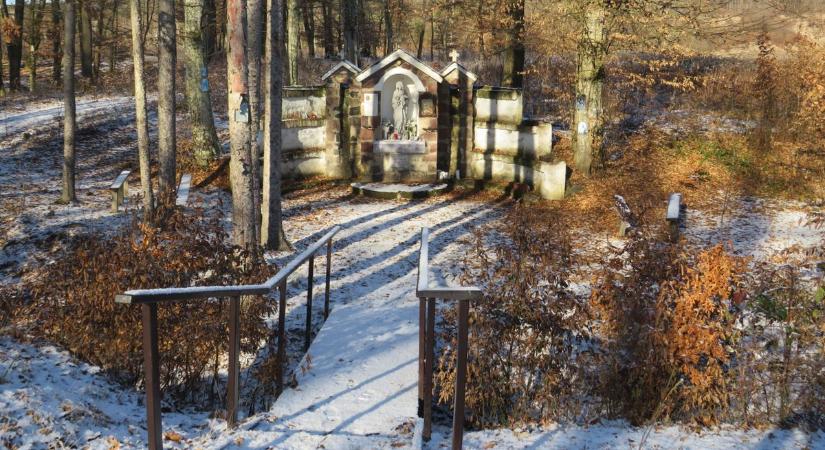 Gasztonyban, Mária kertjében