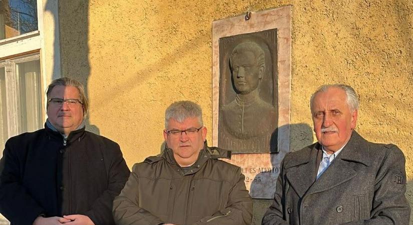 A magyar kultúra két meghatározó alakjára emlékeztek Szőregen