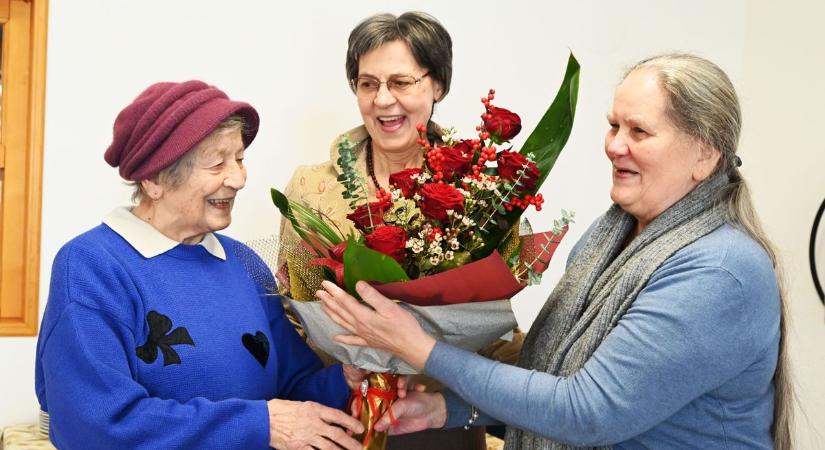 Anna néni megélte a világháborút is, ma már tizenegy dédunoka boldogítja a szépkorút – galériával