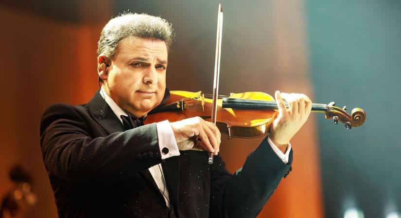 Hatalmas siker Tatán: vastapssal fogadta a közönség Mága Zoltán újévi koncertjét