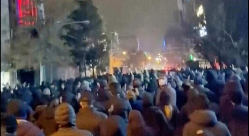 Iráni elnök: kívülről próbálják megrendíteni Irán stabilitását