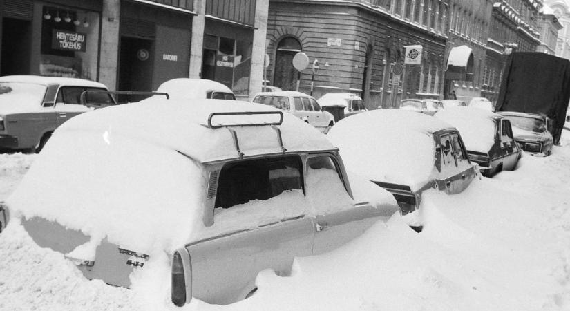 Amikor a Trabant is térdig ért a hóban: ilyenek voltak az igazi telek régen  fotó