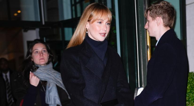 Jennifer Lawrence garbója az idei tél sztárja – egyszerű, de nagyszerű