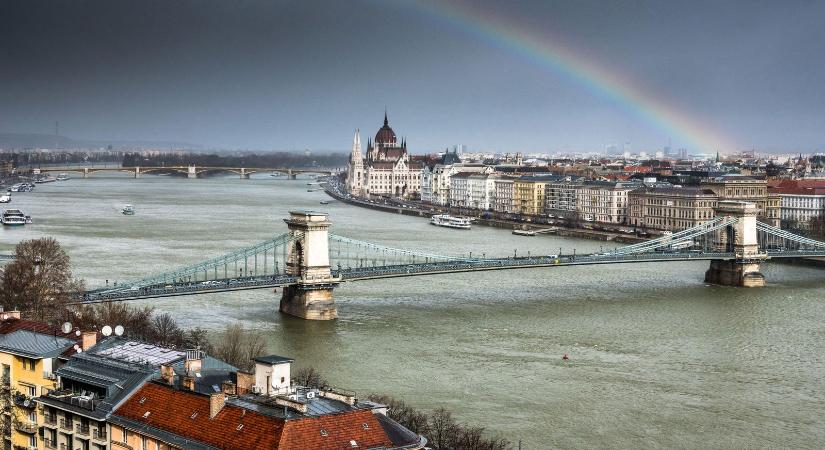 100 milliók nézték adásban, ahogy Magyarországos pólóban jelent meg az amerikai világsztár, ám valami nagyon nem stimmel